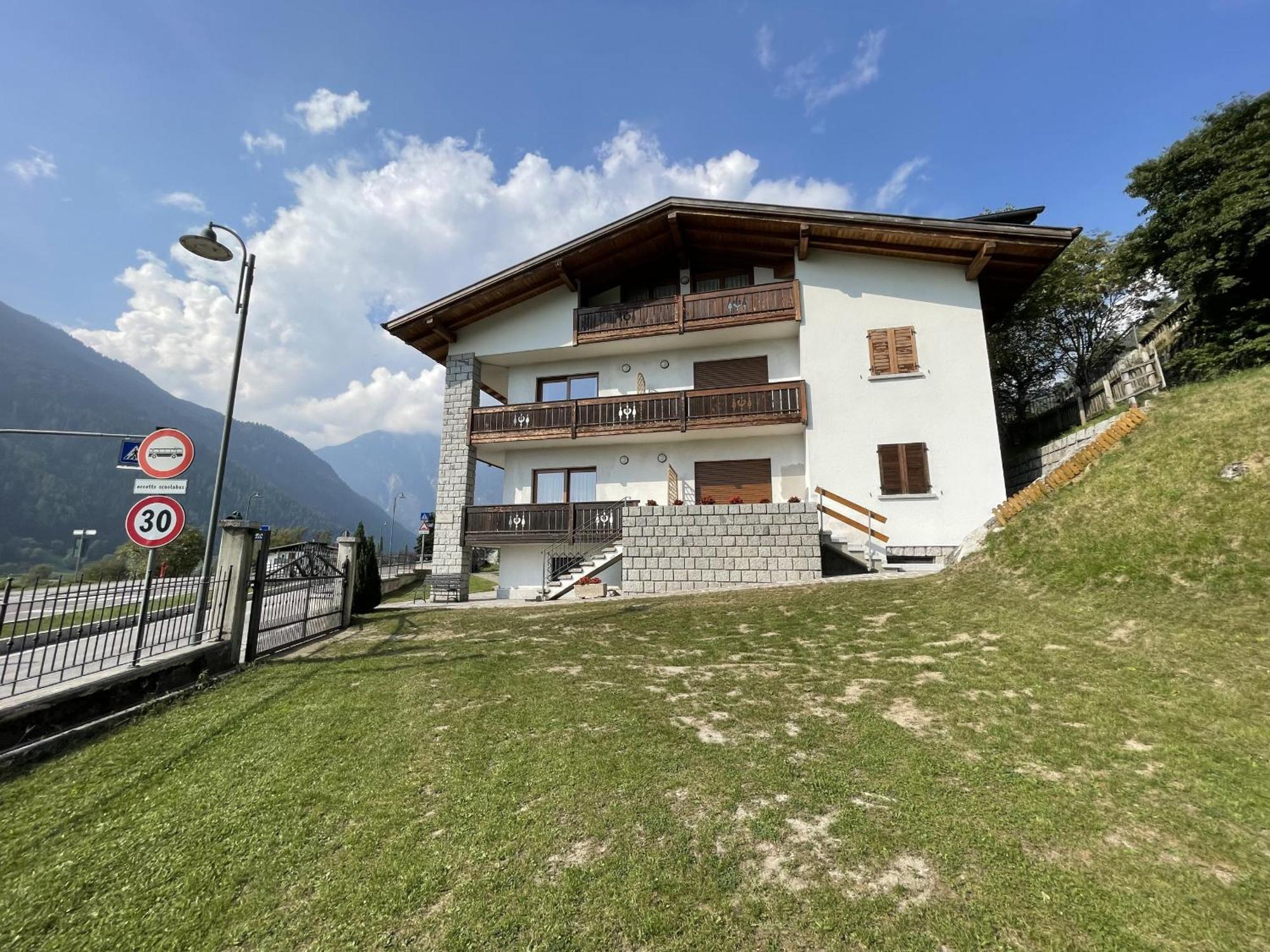 Apartament Casa Adamello Giustino Zewnętrze zdjęcie